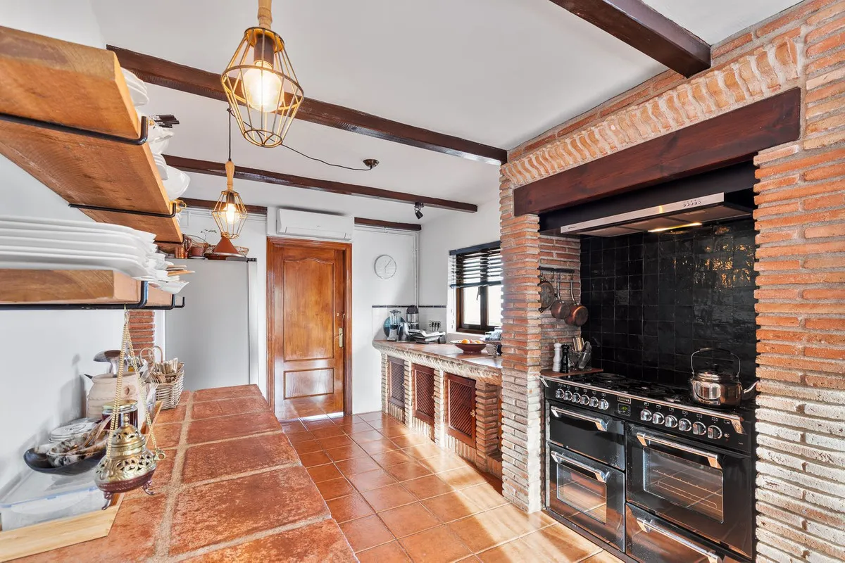 8a4fa079-e741-4880-92ce-def1fdd87e85