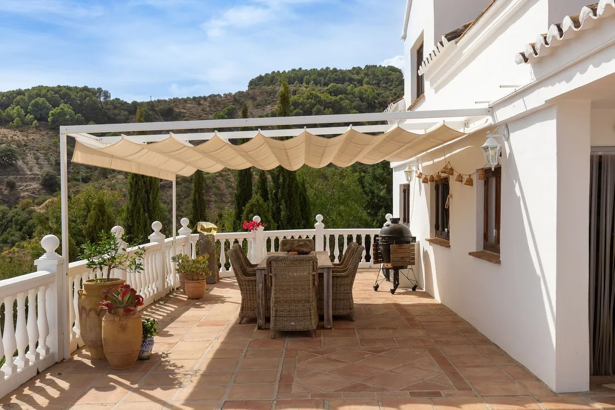 8c206e96-e461-4bd9-84f5-c4836daeebf9