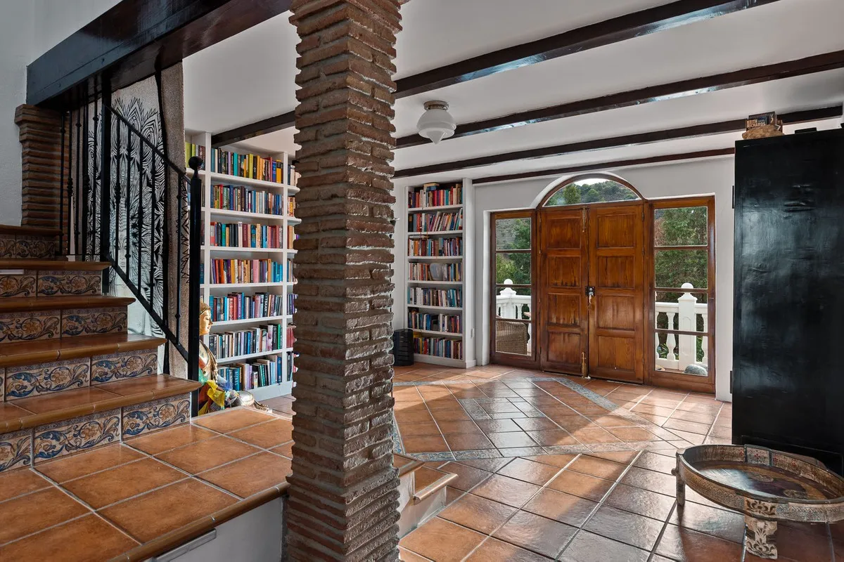 b1919d79-2f32-4032-91f1-686360451153