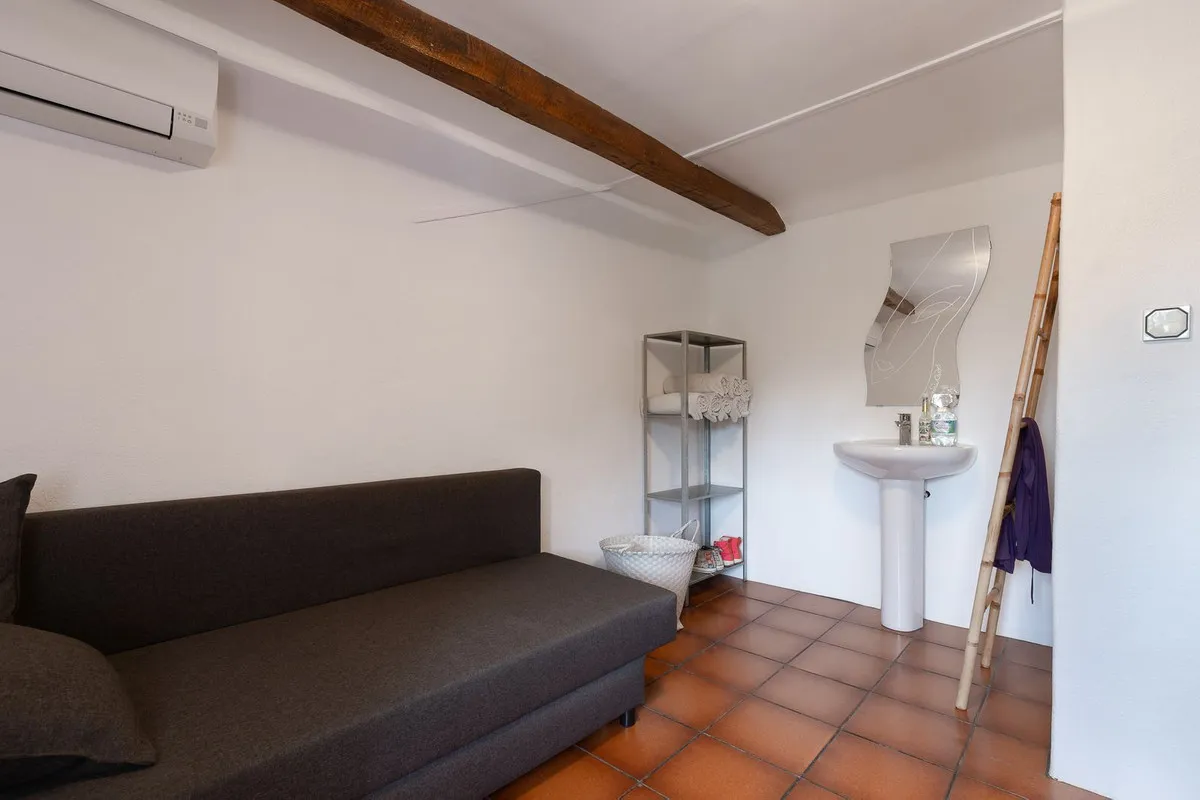 b1df5649-7e04-495b-9867-1fc5d9dd6e52