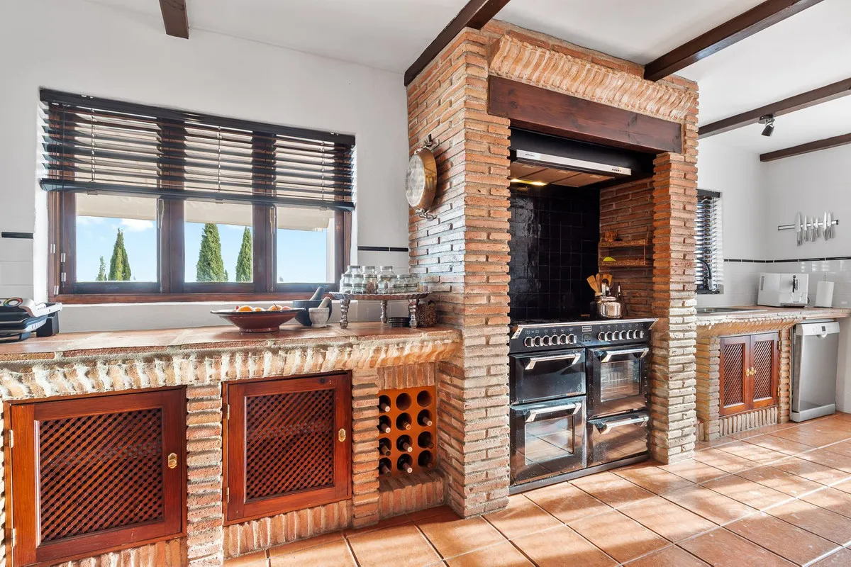 d39826b1-00d3-4a64-9759-3973b0e49d9c