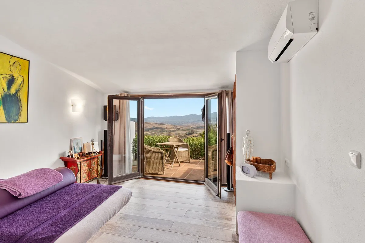 f0581891-ad13-4f92-abdb-684798417029