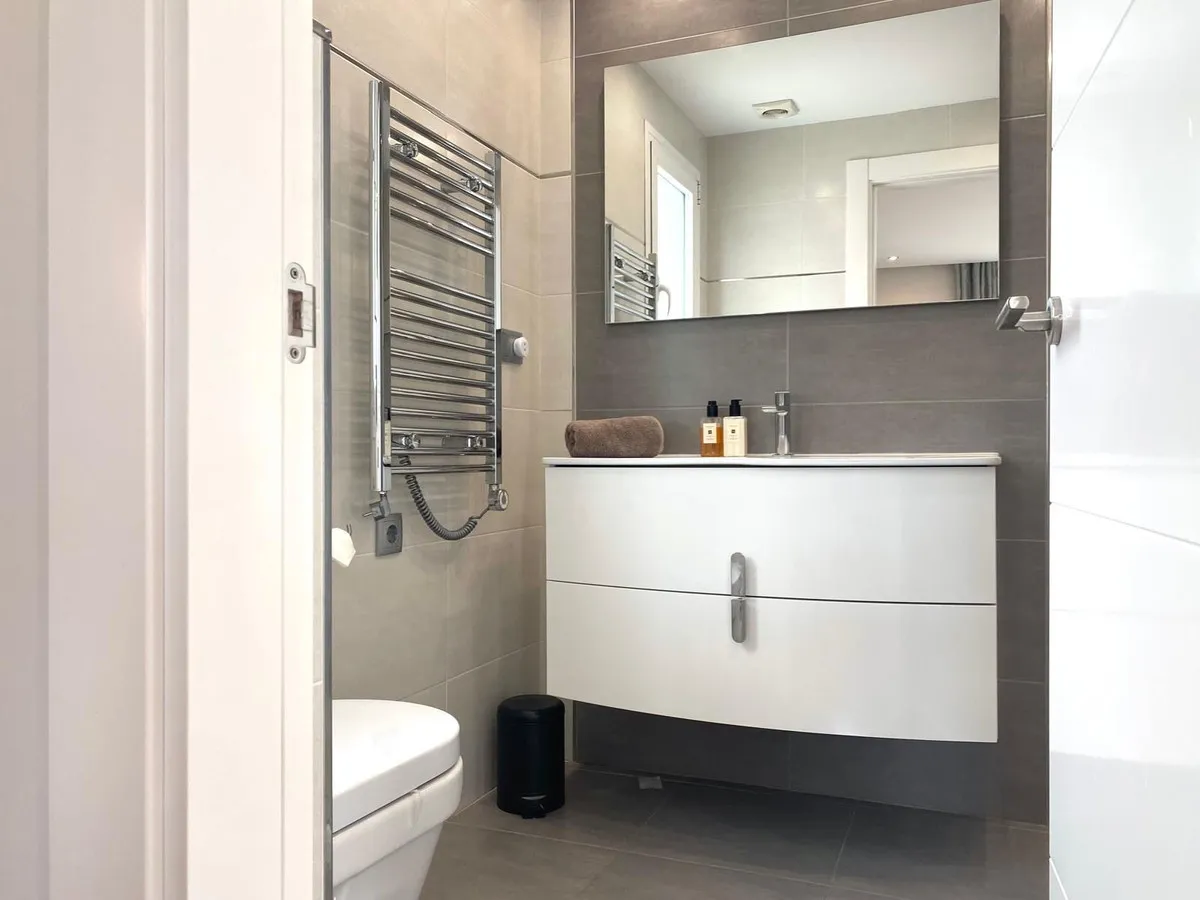 4a3c3007-a521-4c32-b520-9881e388e4d0