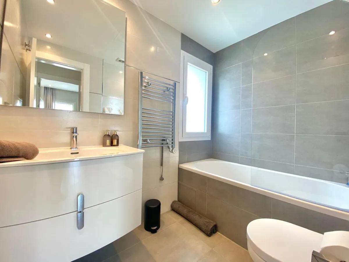 6c2d9c84-af7f-4b10-b623-48d8f72bb1d4