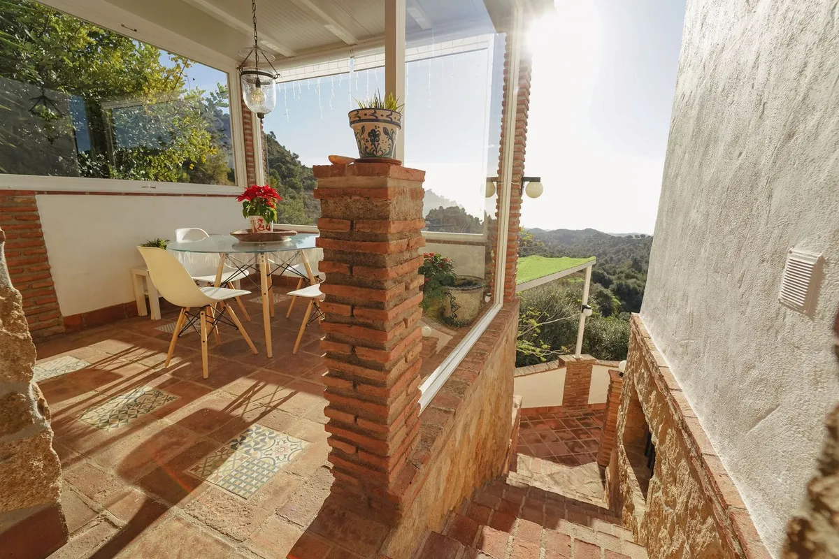 45d8ea4c-387d-4158-ad86-19d18a83a192