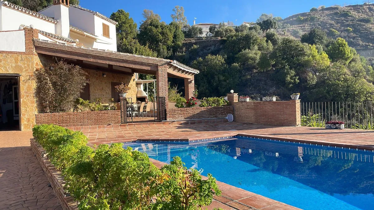 5fa989d5-74d2-4bd0-bcd8-263f732c10cc