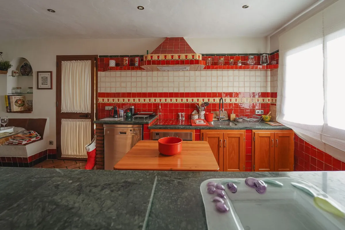 897f58ee-46de-4a22-ad8c-050aa3393436