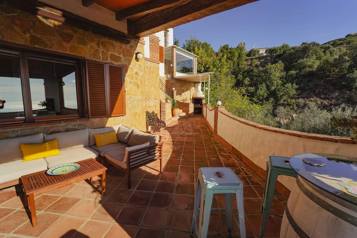 a2744308-2423-4484-93f8-f969806e56a9