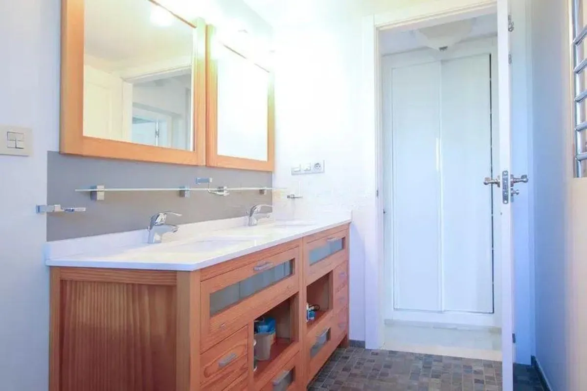 dbaa0842-7c95-4820-8527-0d091f68e8e9