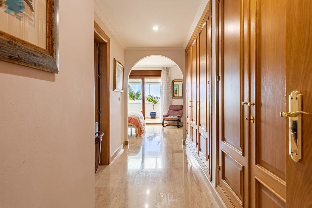 2b6ec4f6-f4ff-43b4-9d65-b7d98a1df10a