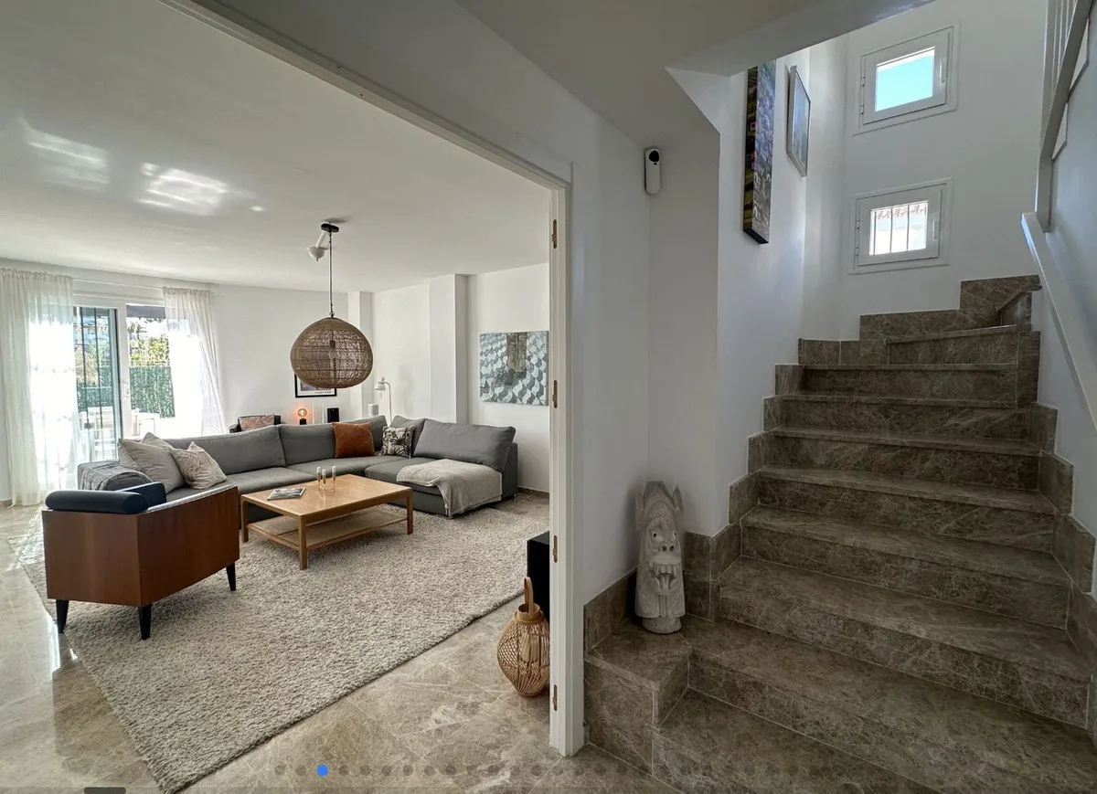 98da47e8-cd25-45f6-bcb7-0fae7abb6976