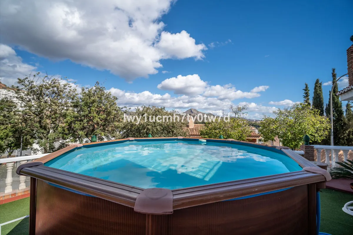 9d4aa727-7069-4d60-b703-cfeabd8a9e3e