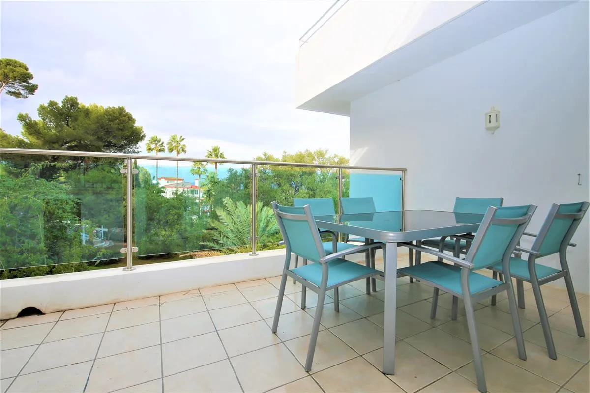 0c543748-3b48-4cb2-87fd-5c05e4f07534