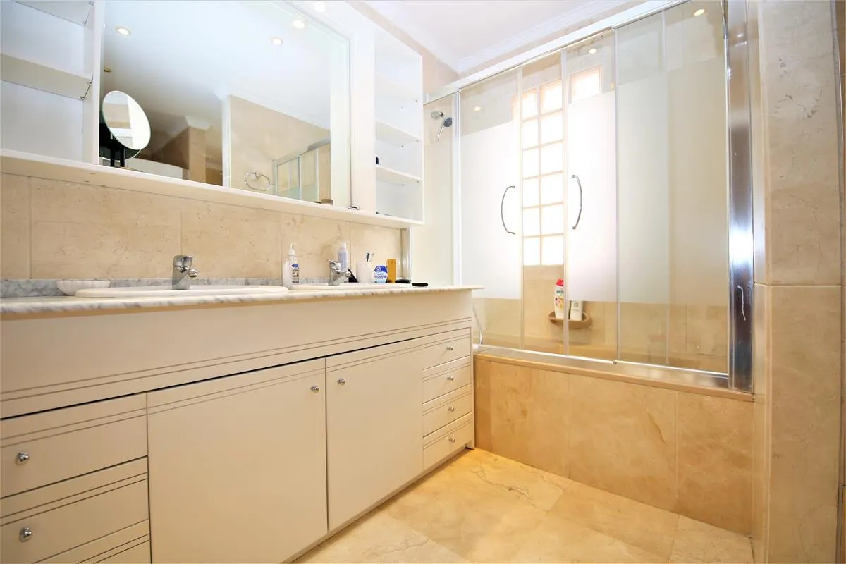 4e5d4fdd-7321-410c-85c7-d94c70471238