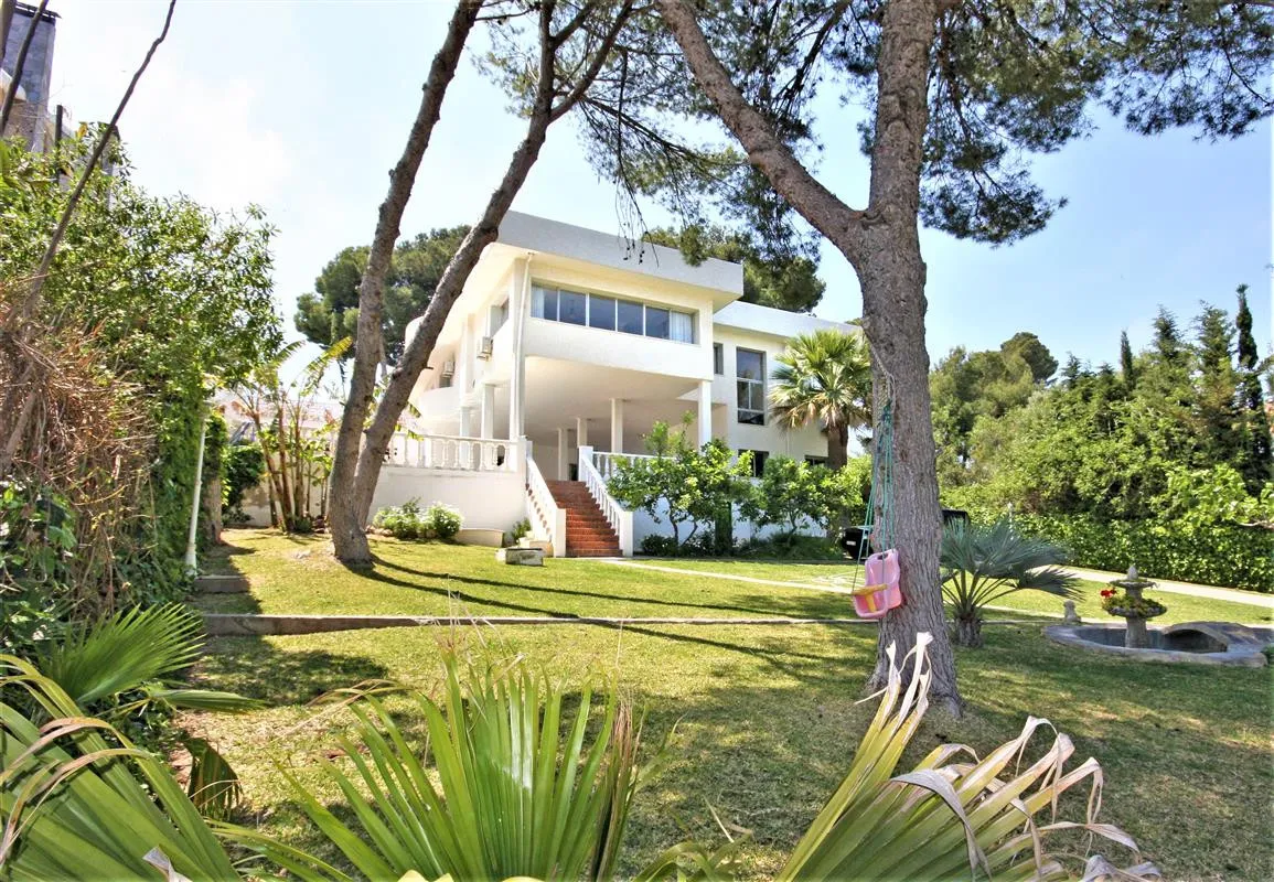 bf25680c-e043-438f-9ac5-ce07f00edf86