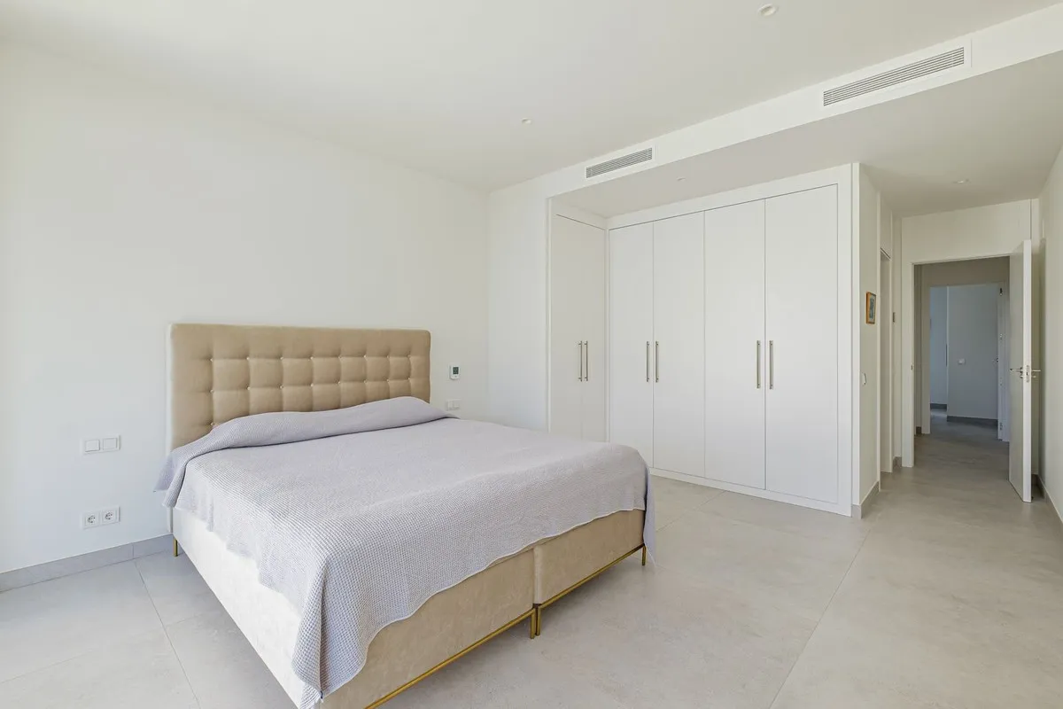 54e3343f-1f27-43bc-b6f7-4100c4939fb5