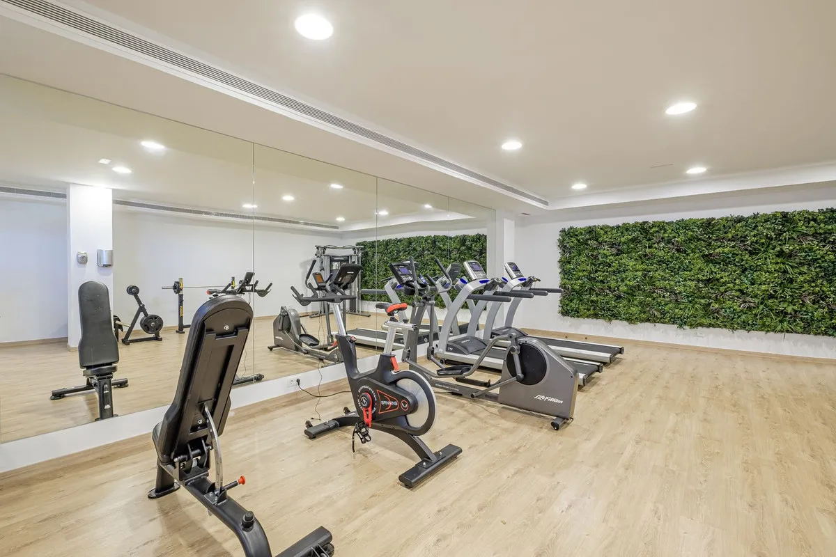 c6fae67b-9b00-402e-afa8-9037d4c52b84