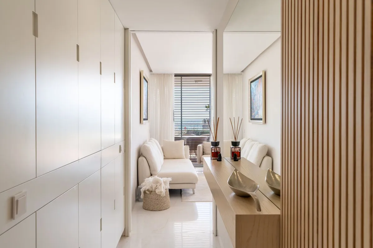 579df909-786b-4844-841d-8e651c07ca27