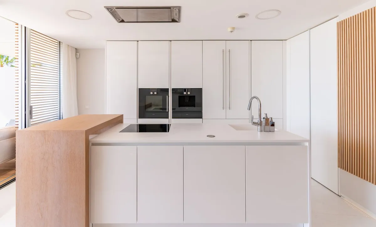 5df06855-11d7-4255-b661-db74211262ad