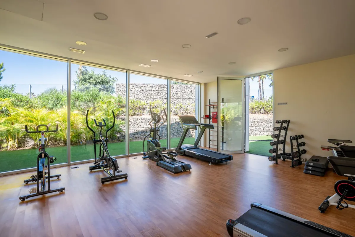 cbbfb037-583c-4396-a18a-57aafd804339