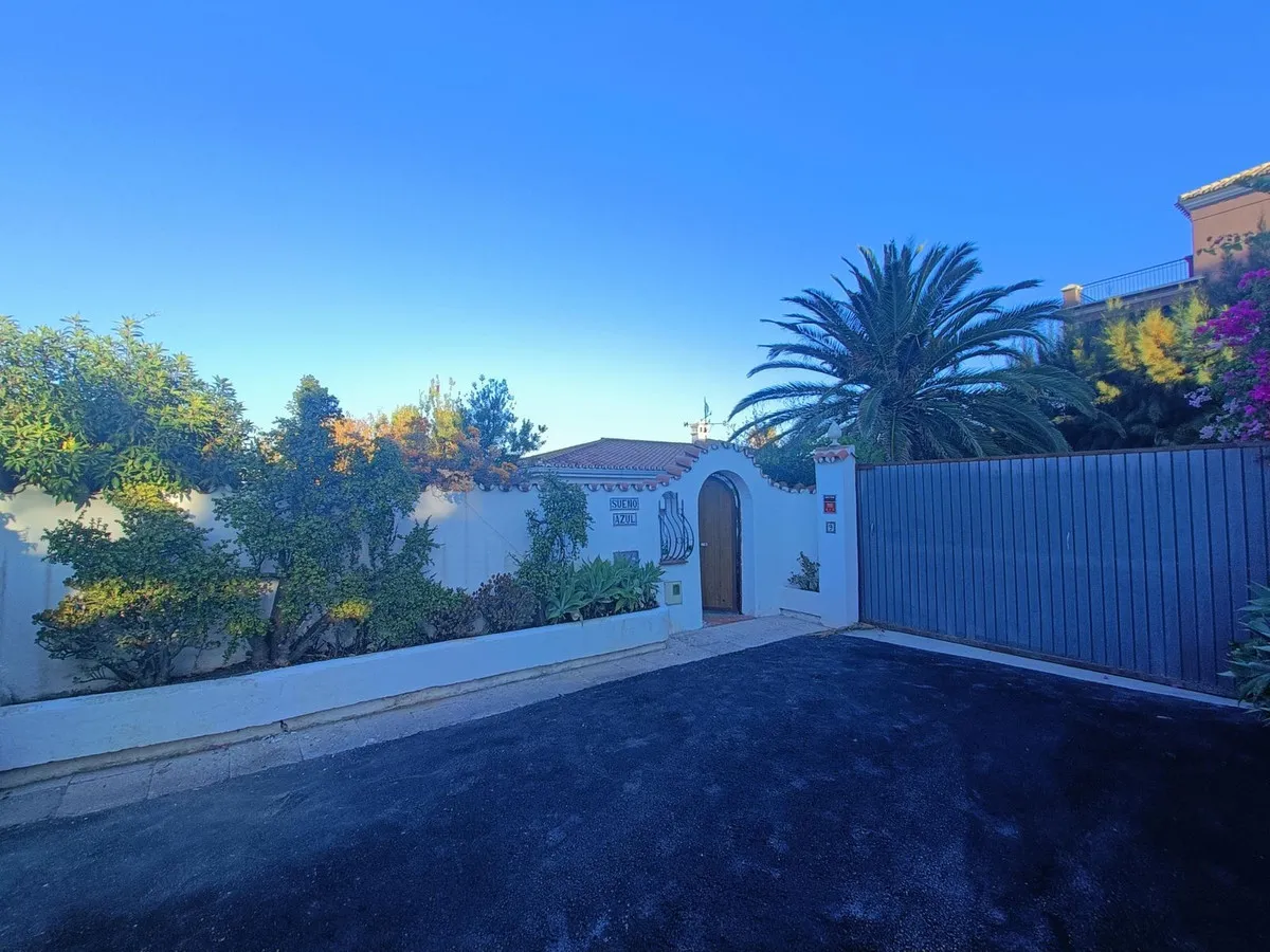 e6befe32-b7d1-4a06-9a05-af90038fcaaa