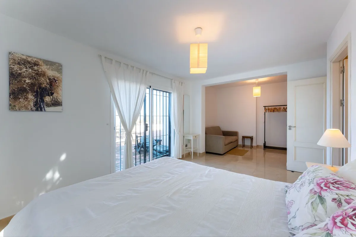 18f0cb4c-cedf-4f22-a86e-1bb7713f95e5