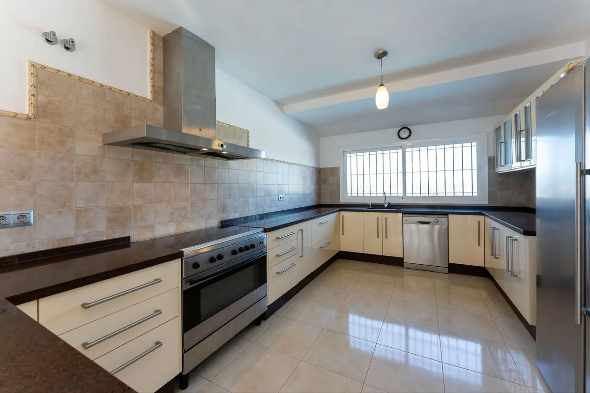 1914f1d9-aadd-4a21-b1fc-b5b31569db18