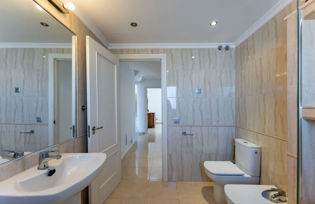 4cc483b0-d219-4cd0-ac77-aa3ca9aabf5d