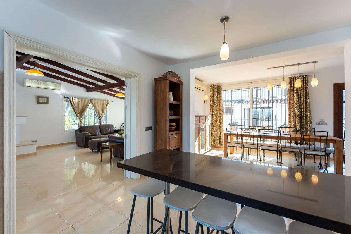 52b8b424-9473-412c-8b73-e1a28c9d9415