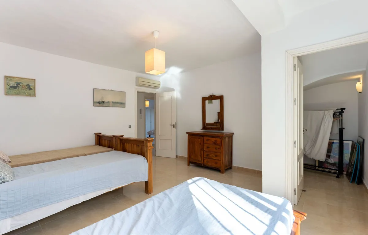 74afe657-fddf-4d29-ac28-32c00172a93a