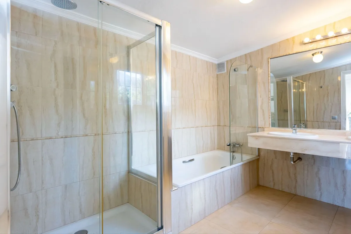 b06edfa1-59de-4538-ba39-8f32e92c8c68