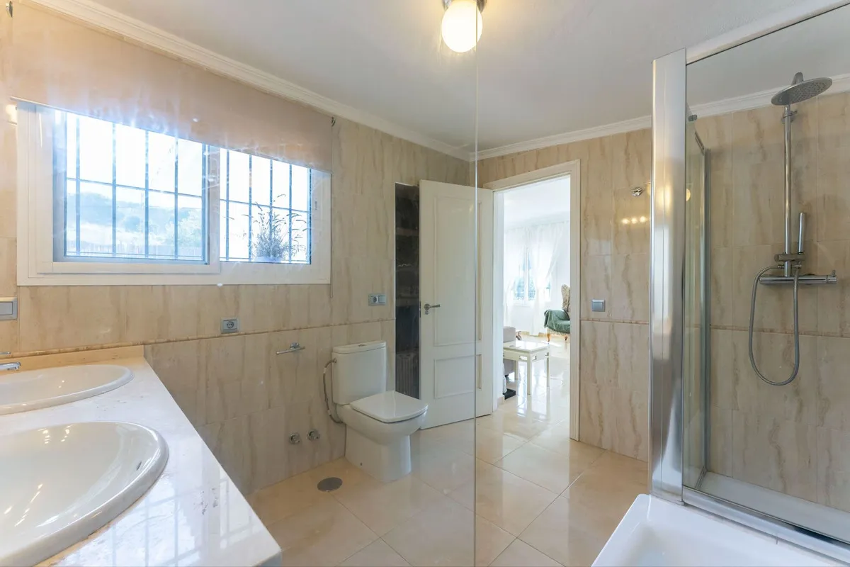 b7271d6c-d792-429f-a7fe-78de5059f5d0