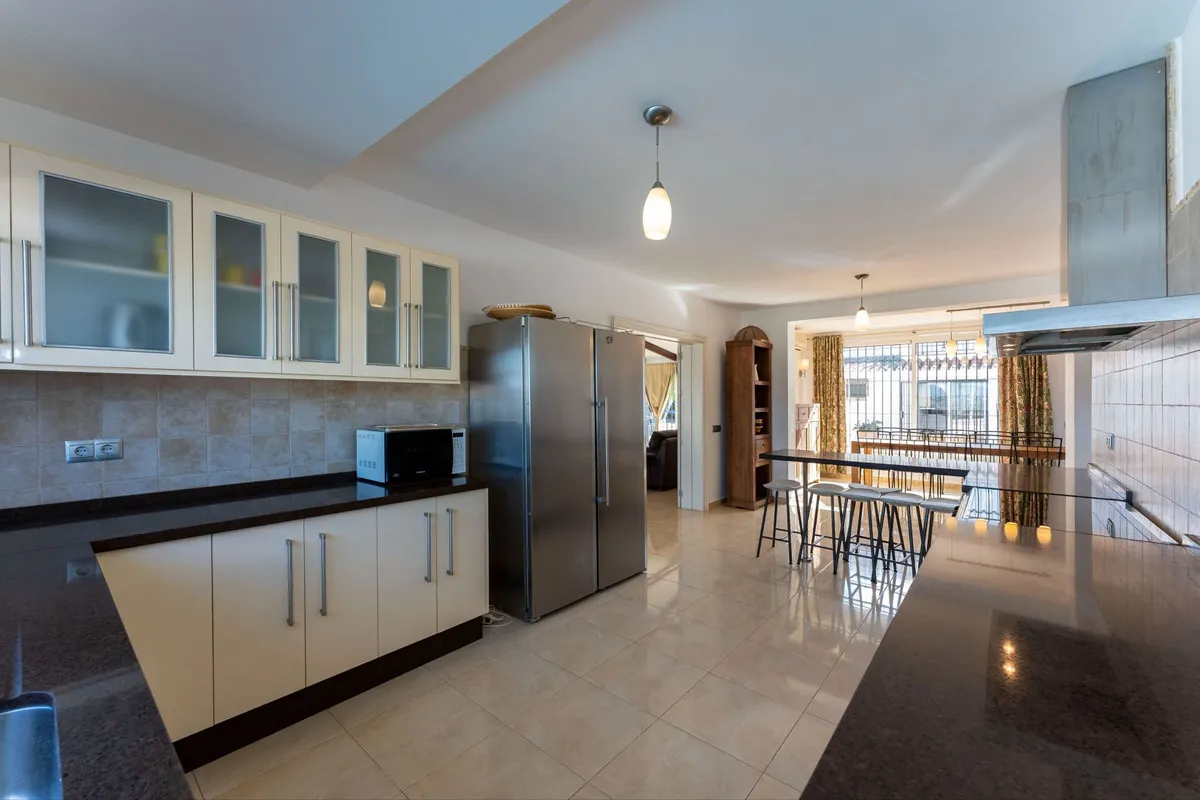 d874aec2-effe-4b16-a98e-8b7898e4262b