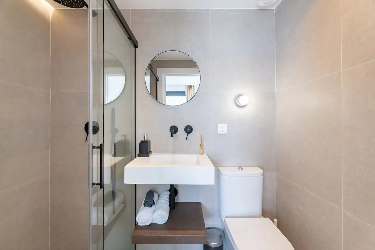 00dcddd9-f86d-4243-8e56-2e3bc120858a