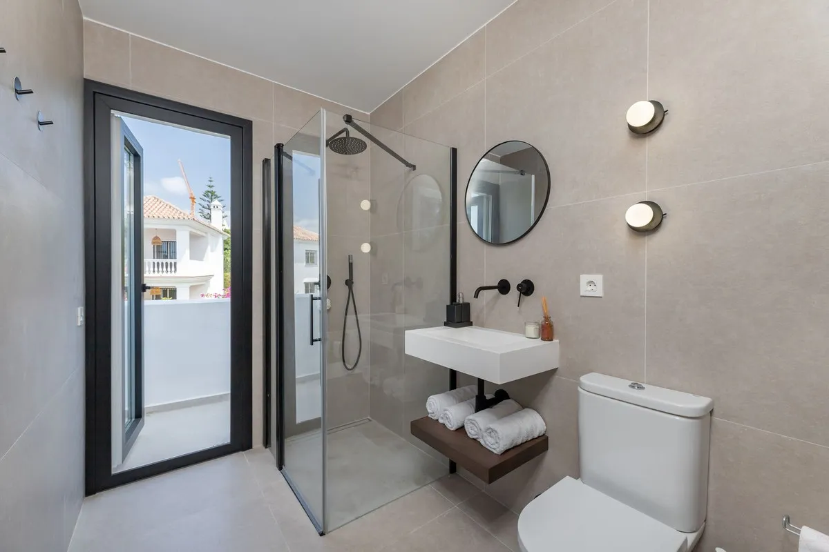 40a740a8-0496-4027-94e9-ac0119f57b24