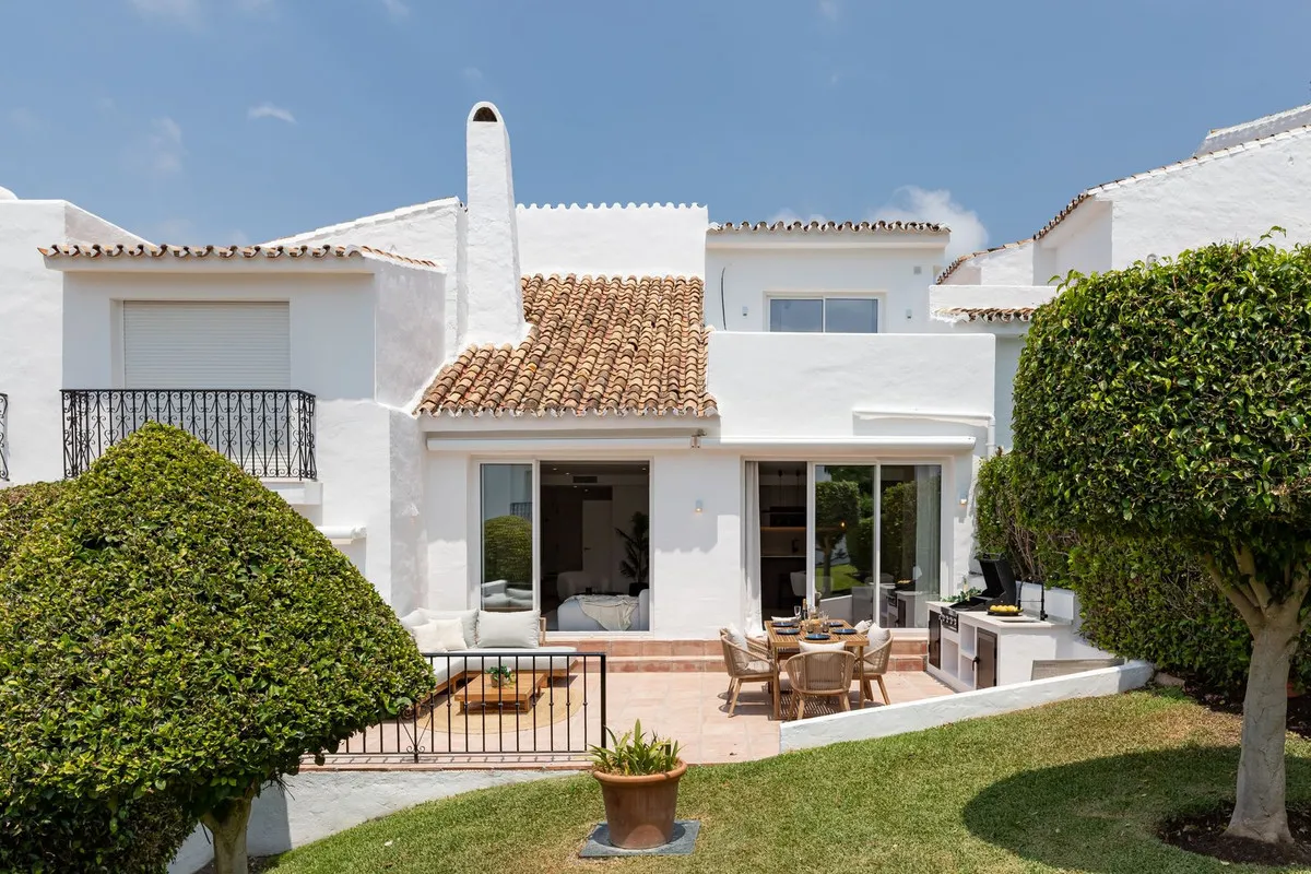 b20d8193-137e-42c4-a953-e63f0b146922