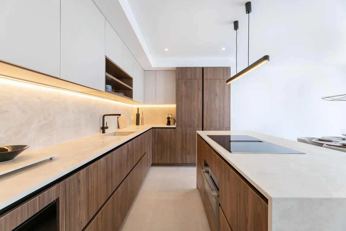 e9985ee4-f0cf-46f1-a5a6-6d3b3cb8b045