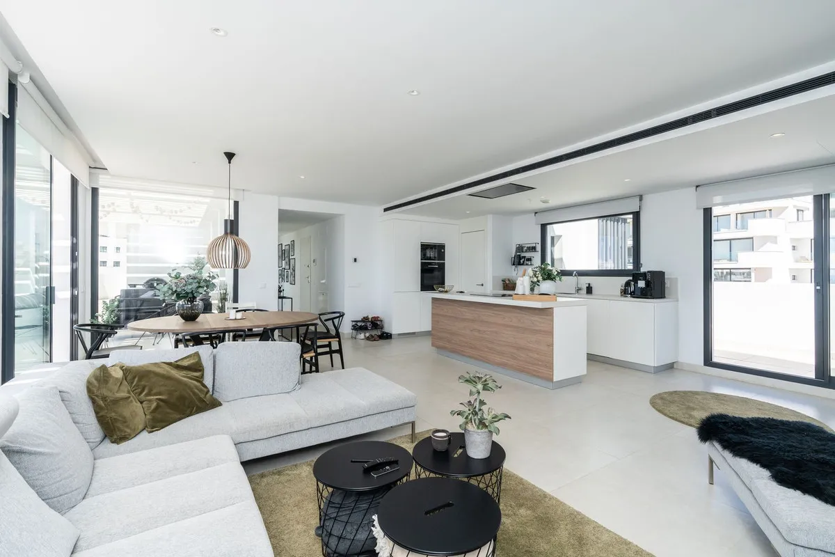 24cf6a43-e205-4d8b-bb9a-e9aeb2369a76