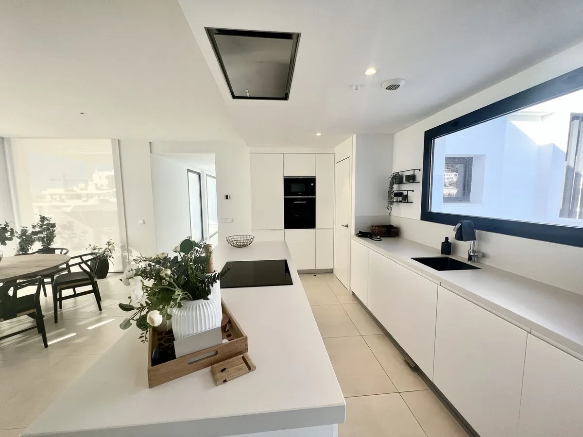 3716ac57-0151-4650-986a-3fe1738f1294