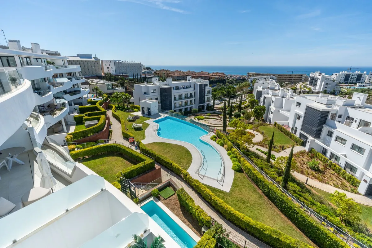 8e3a5ef4-af2c-49ef-b56c-4d178ad715e1