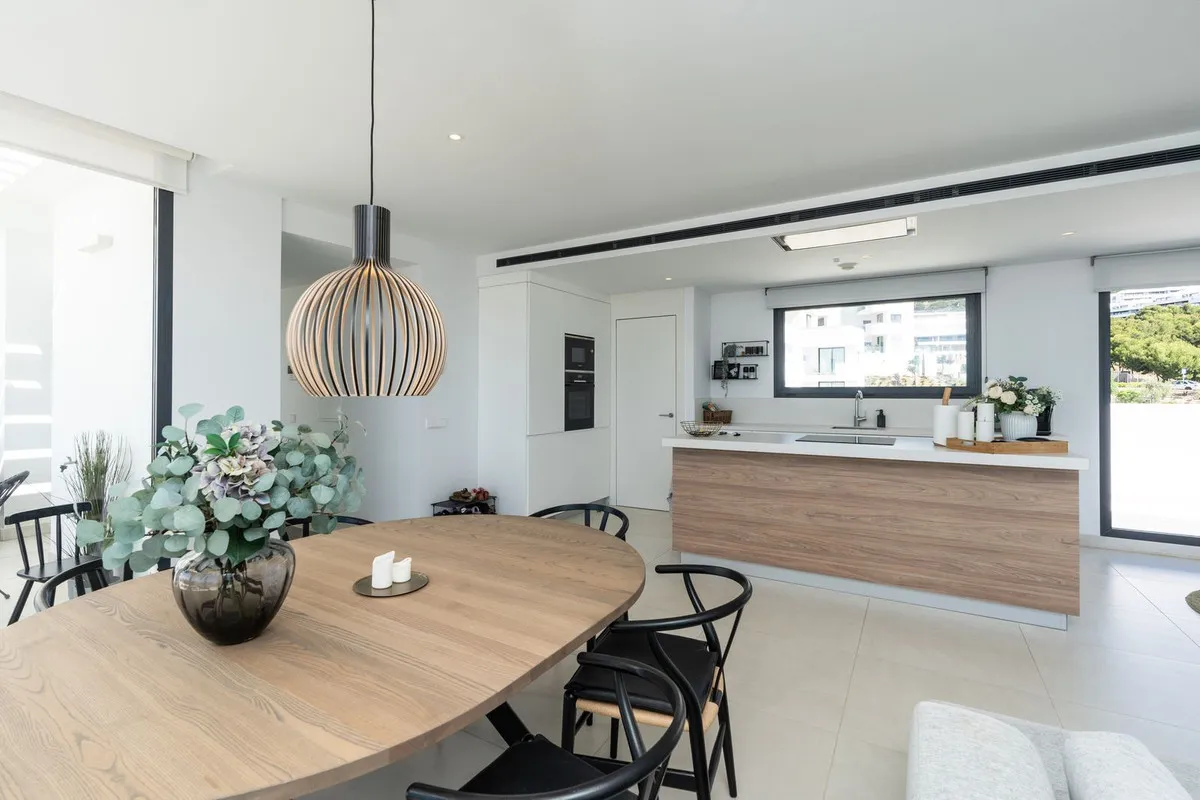 9b332a80-3824-40a2-8233-38cf978838e4