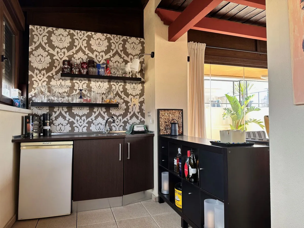 1f8ad33c-54e0-42a8-9493-6c4028bc5102