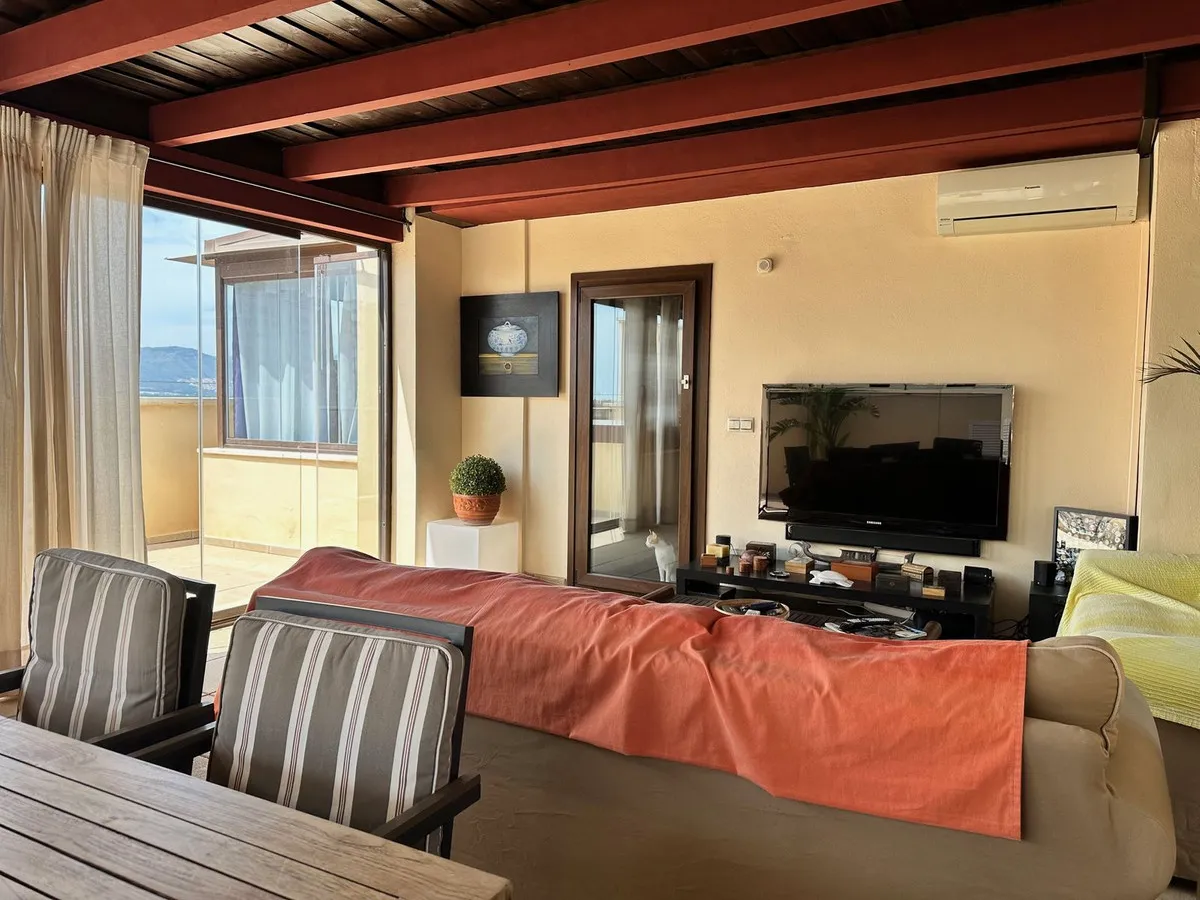 a22f4940-9ae5-4fbd-91cf-eee29a74f378