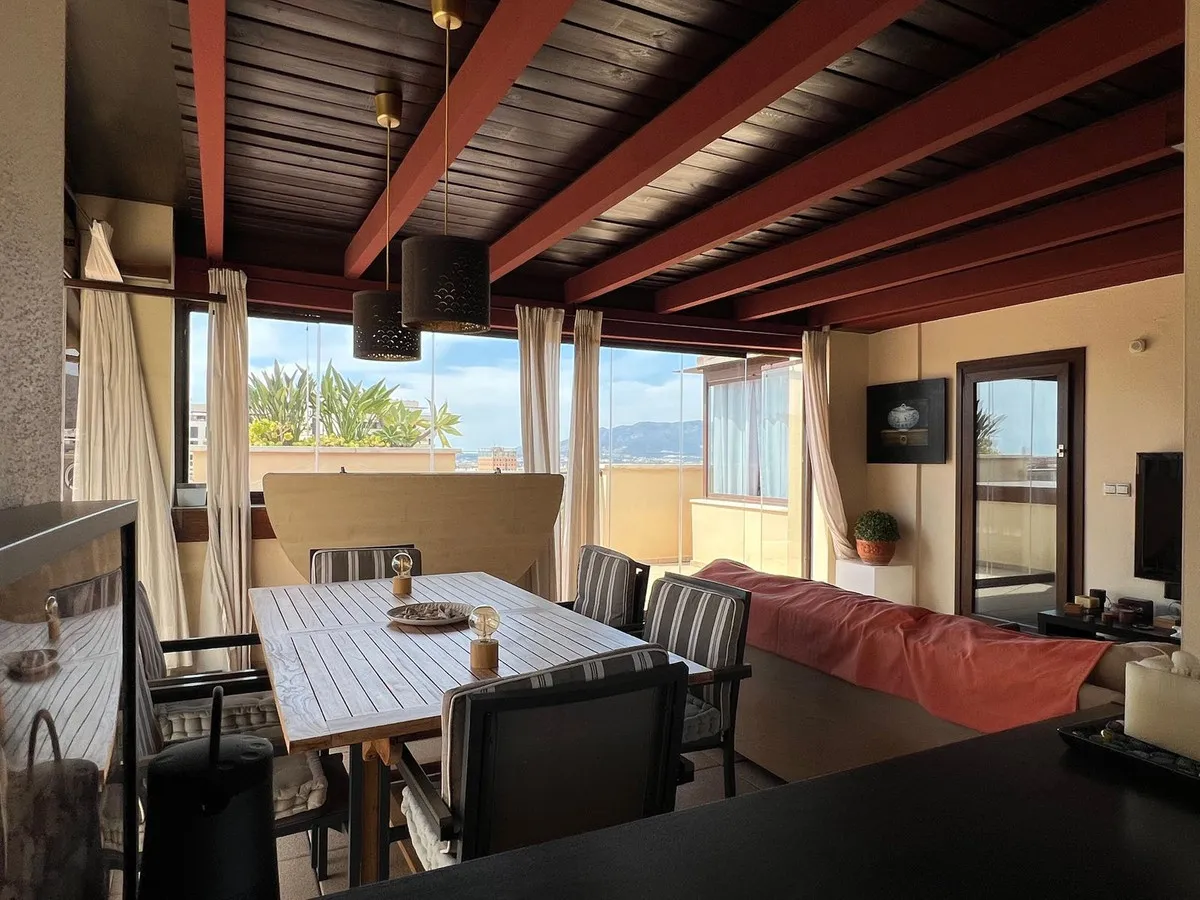 d1e07a23-fe5c-4b87-a8ff-d652ea02798b