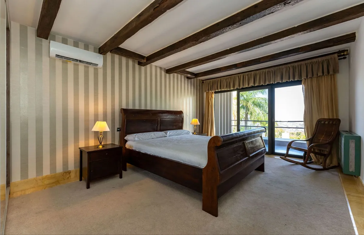 4e45e72f-c4ed-4b91-ba51-8e06d5bd966d