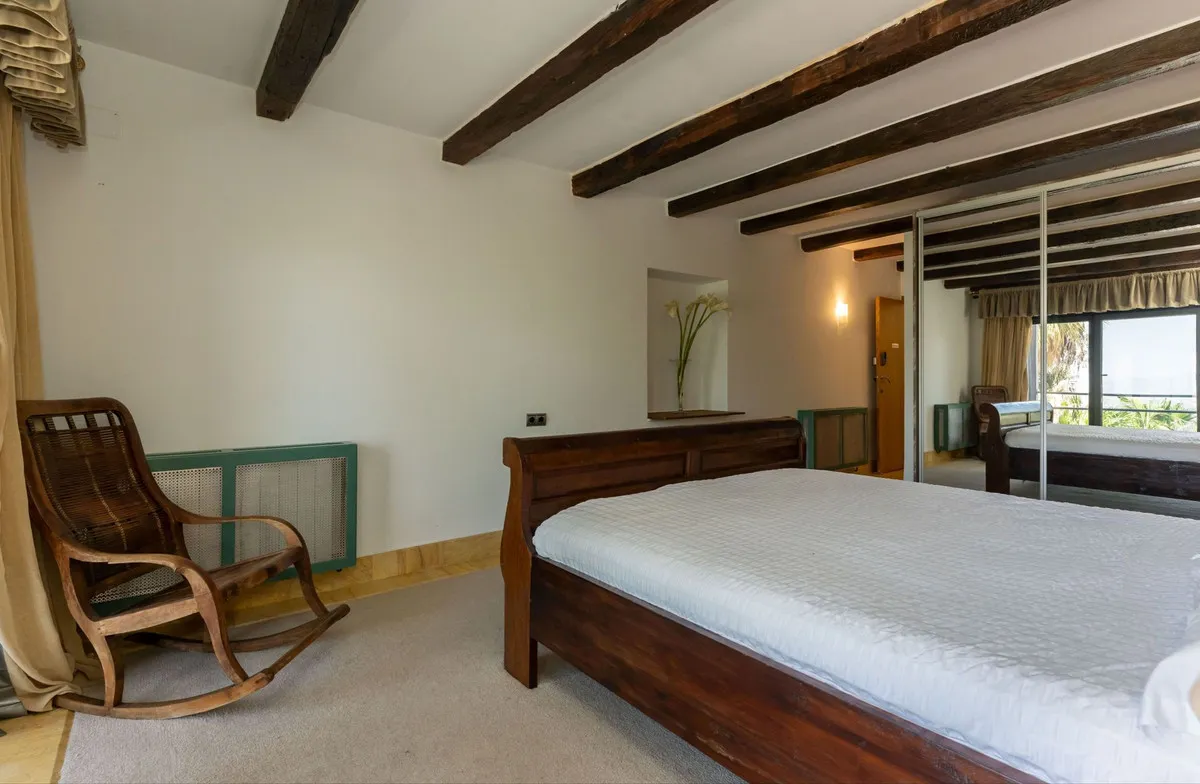 7e98058c-8017-4c9b-8fb7-9db1f2c88552