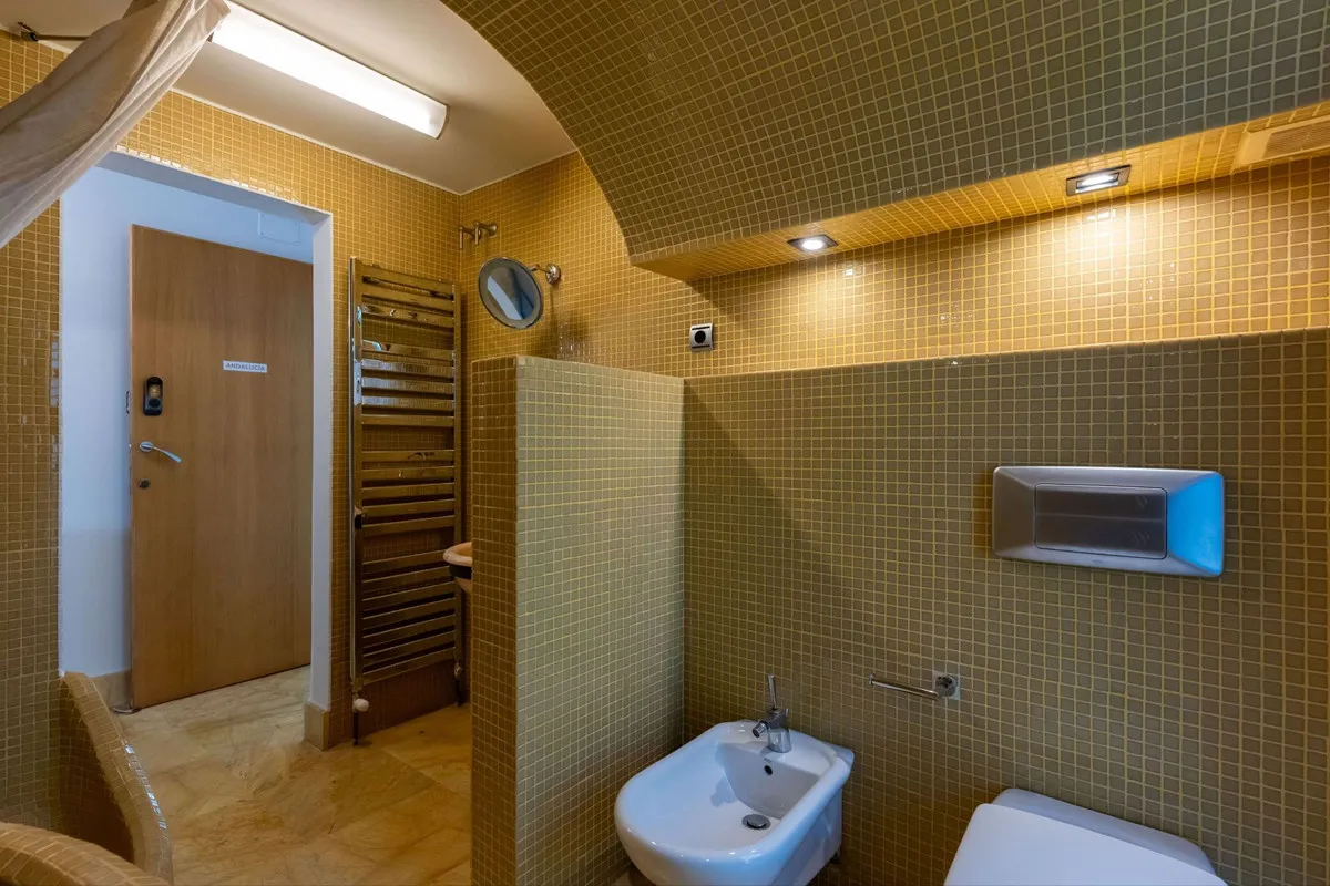 814b9ca0-72ba-4e20-a9ea-7ac35976ea23