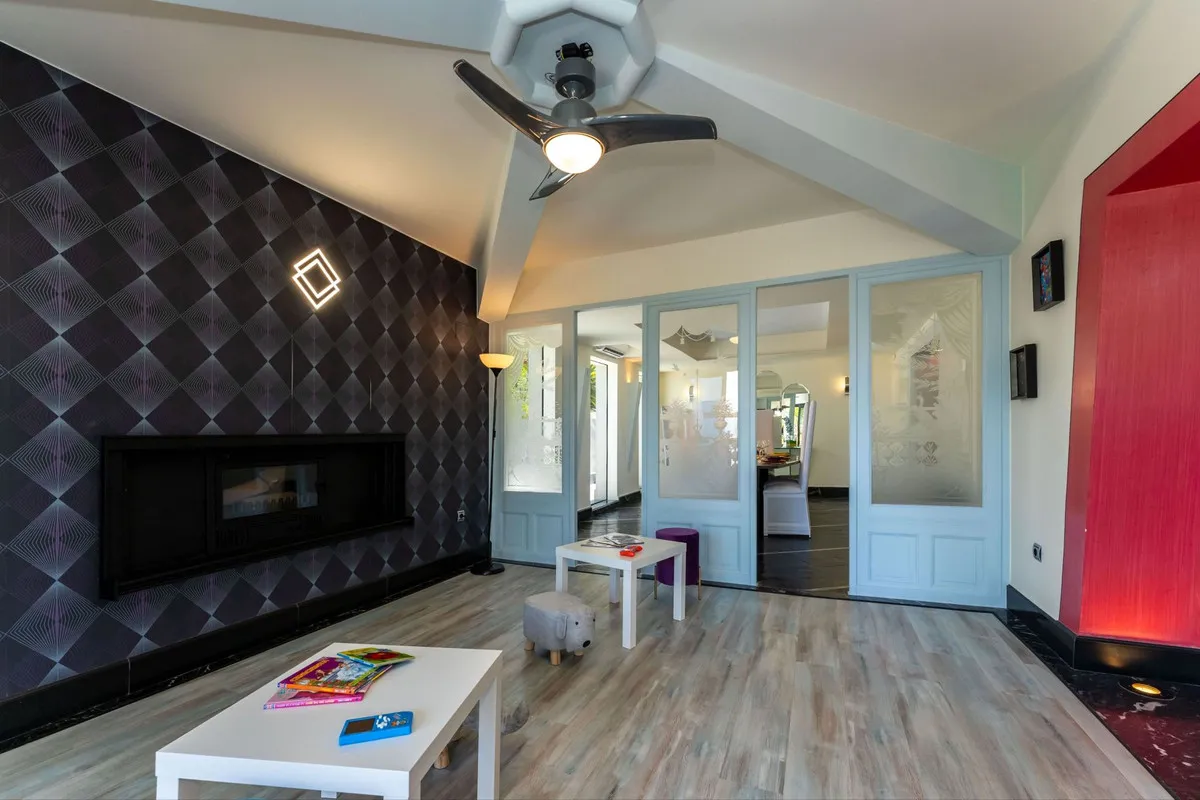 bd895a1d-eb57-41fc-a7f6-4a66a675117b