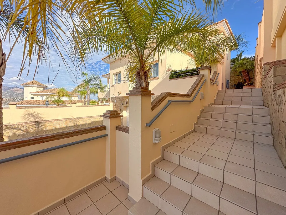 1c709092-4888-4187-9795-d0c6ae83d6ab