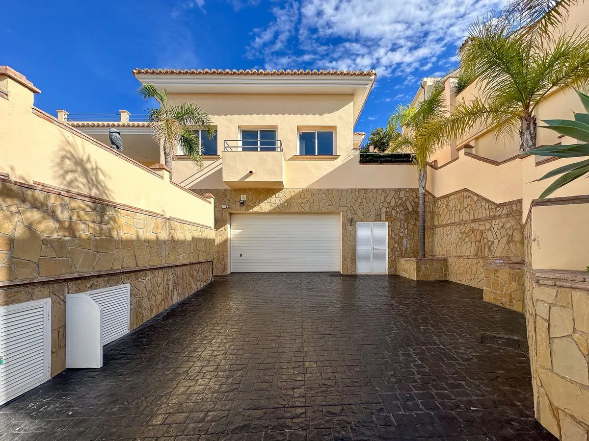 32a993b2-8efe-439b-bf15-f244258d6638